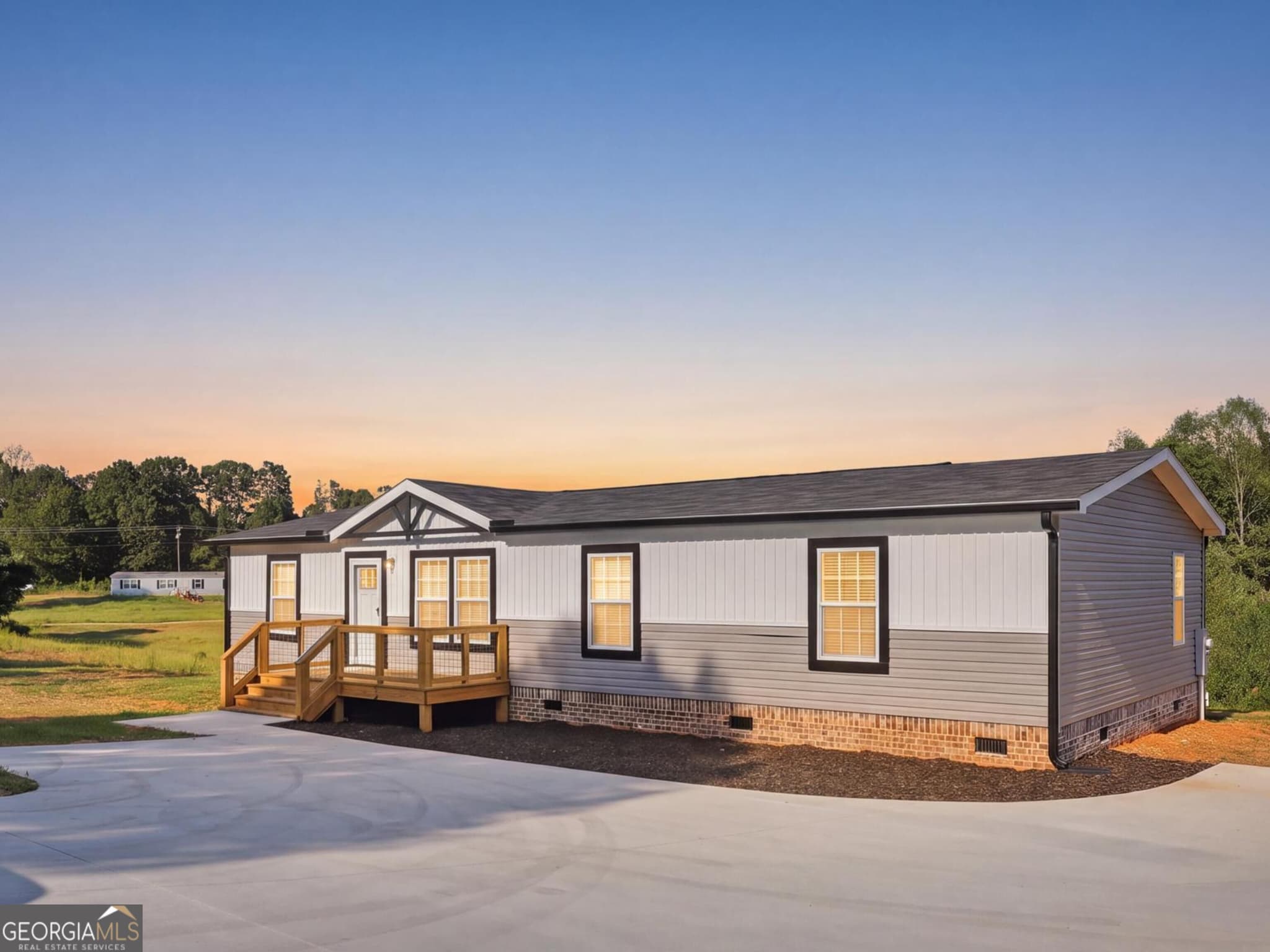 4 bedroom, 2 bathroom, 1,600 sq ft single family residence for sale at 167 Eastanollee Road, Eastanollee, GA 30538