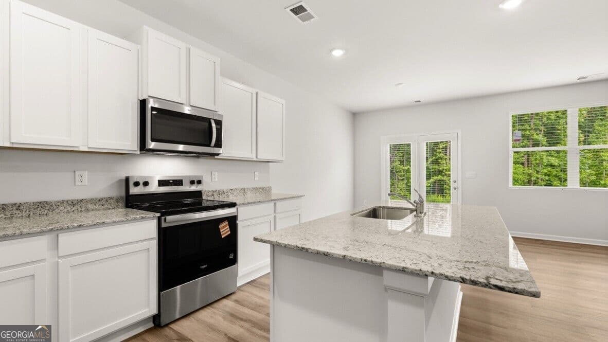 3 bedroom, 2.5 bathroom, 1,857 sq ft townhouse for sale at 3011 Ryker Road, Gainesville, GA 30507 — photo 7