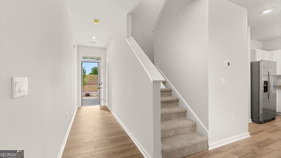3 bedroom, 2.5 bathroom, 1,857 sq ft townhouse for sale at 3011 Ryker Road, Gainesville, GA 30507 — photo 3