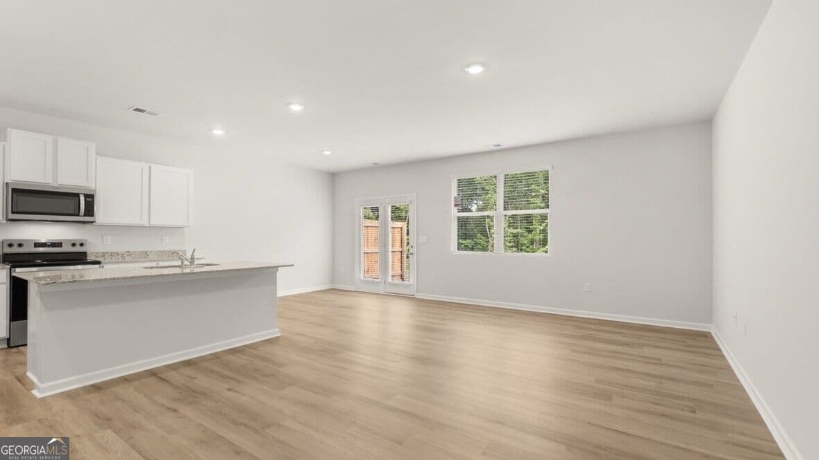 3 bedroom, 2.5 bathroom, 1,857 sq ft townhouse for sale at 3011 Ryker Road, Gainesville, GA 30507 — photo 10