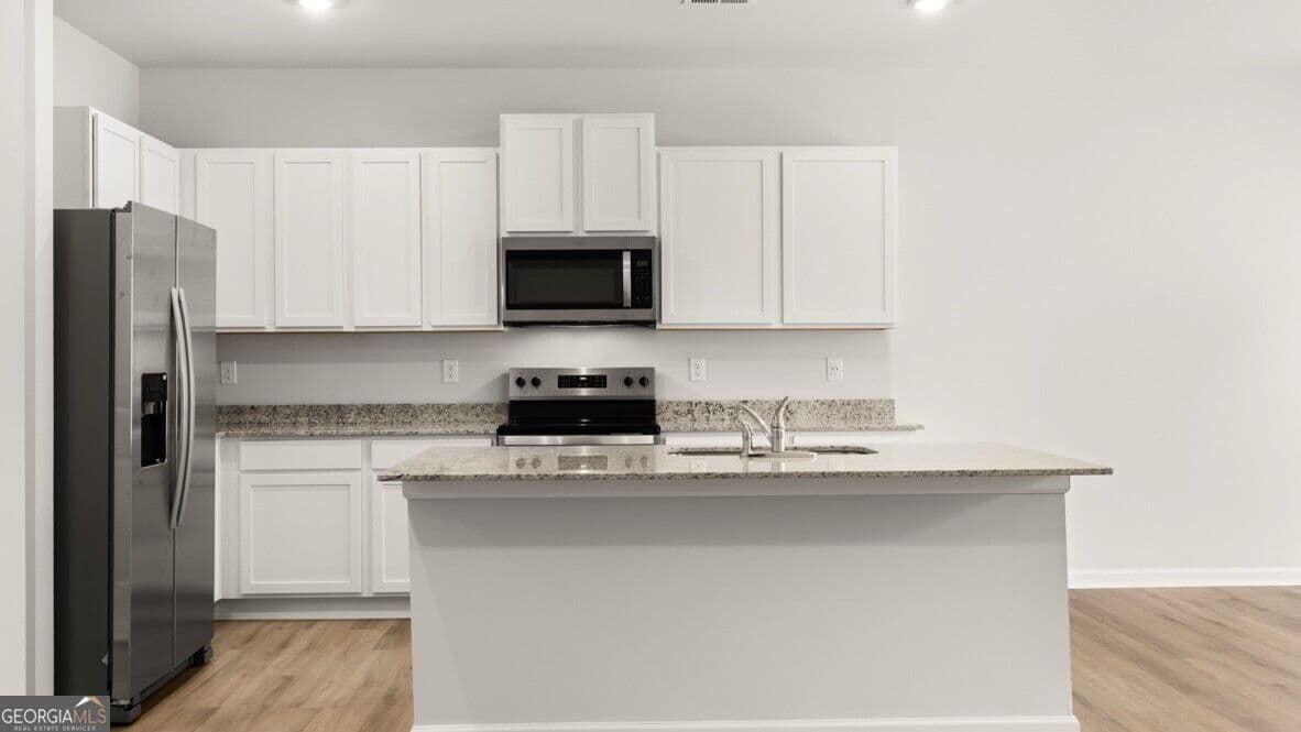 3 bedroom, 2.5 bathroom, 1,857 sq ft townhouse for sale at 3011 Ryker Road, Gainesville, GA 30507 — photo 4