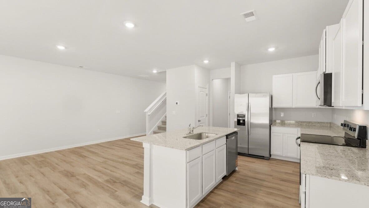 3 bedroom, 2.5 bathroom, 1,857 sq ft townhouse for sale at 3011 Ryker Road, Gainesville, GA 30507 — photo 8