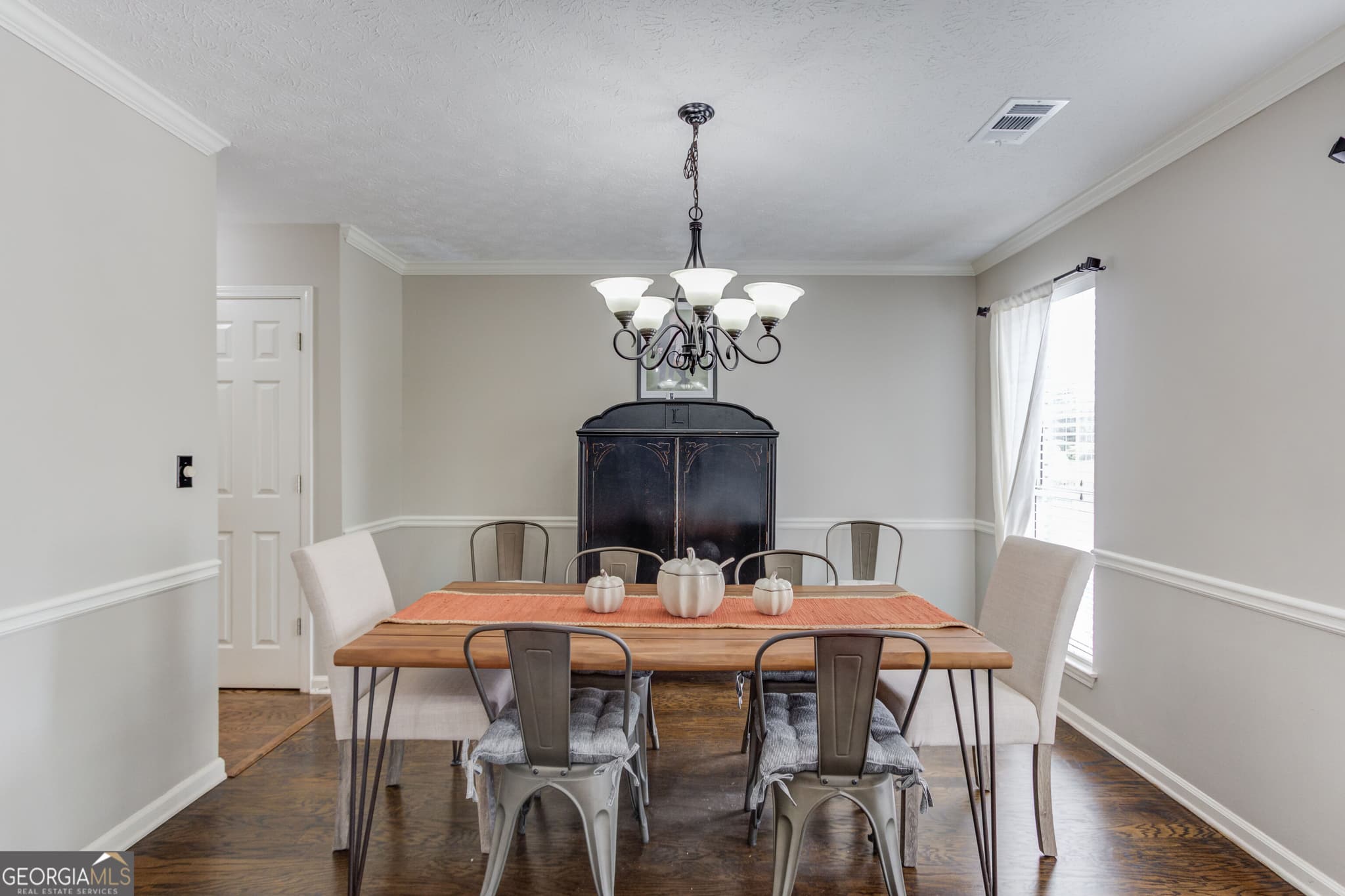 4 bedroom, 2.5 bathroom, 2,058 sq ft single family residence for sale at 2552 Crofton Court, Suwanee, GA 30024 — photo 3
