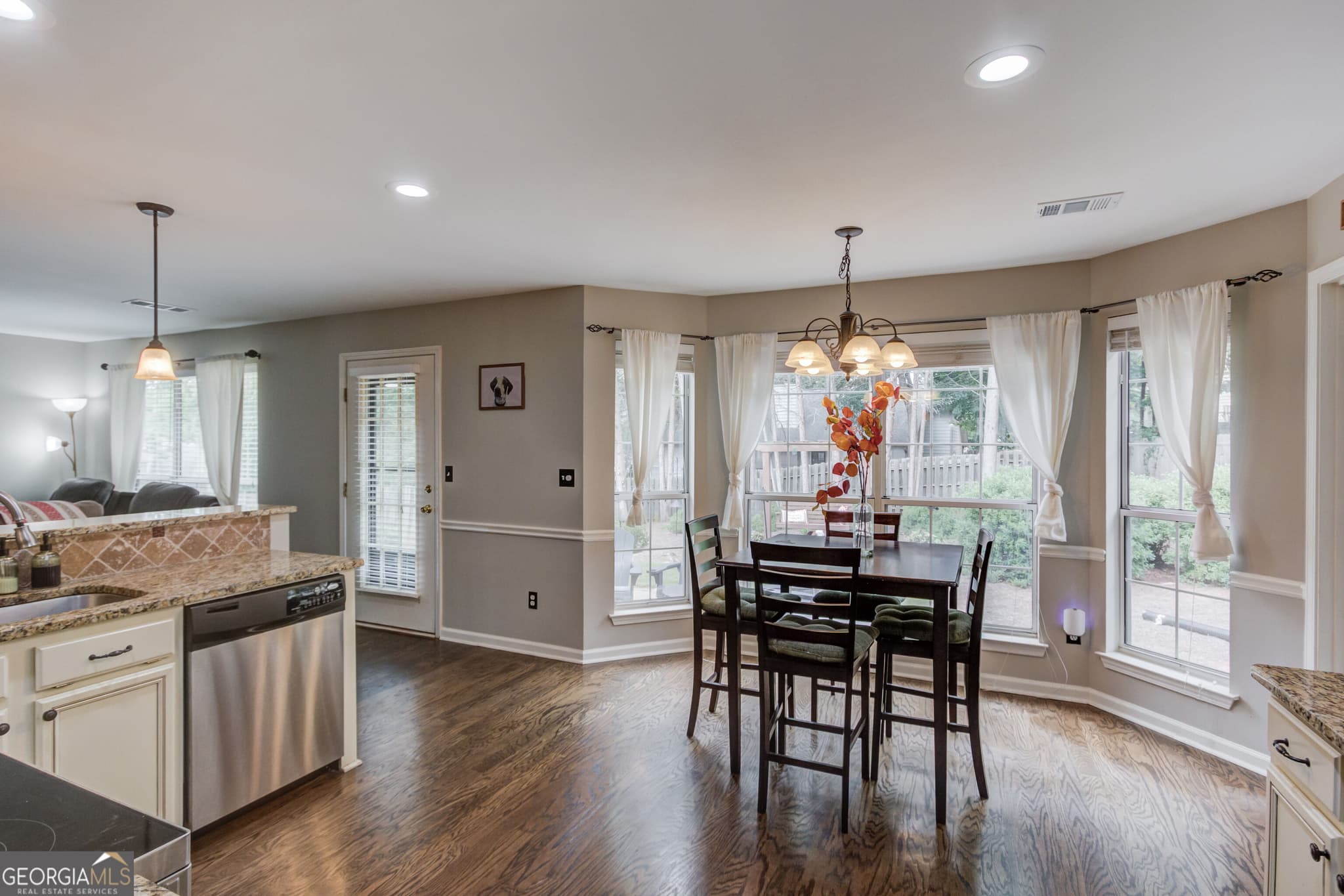 4 bedroom, 2.5 bathroom, 2,058 sq ft single family residence for sale at 2552 Crofton Court, Suwanee, GA 30024 — photo 9