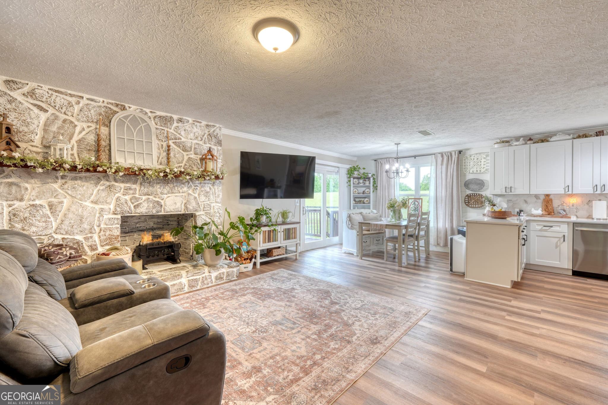 5 bedroom, 3 bathroom, 1,484 sq ft single family residence for sale at 455 Forest Circle, Blairsville, GA 30512 — photo 2