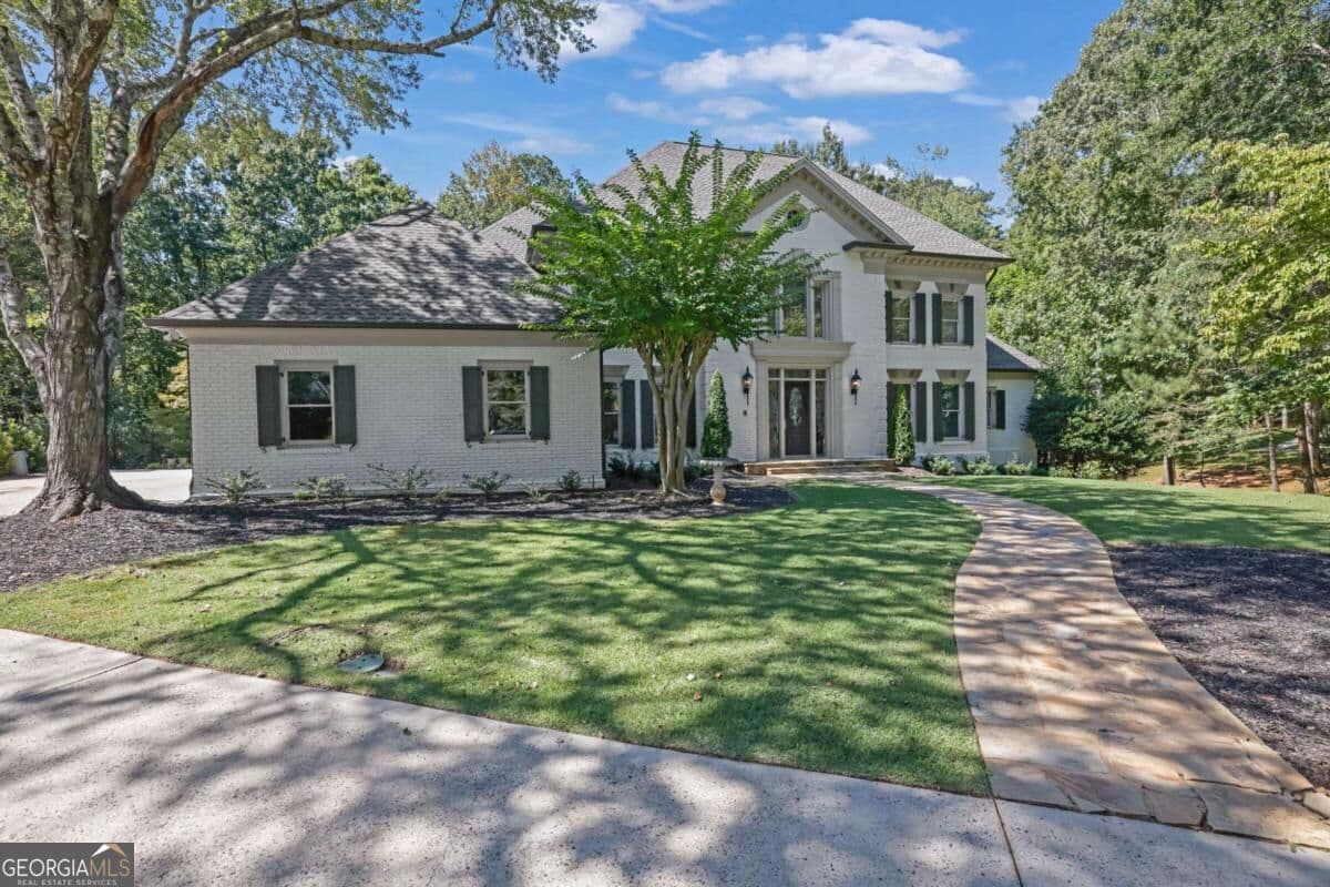 5 bedroom, 5.5 bathroom, 7,502 sq ft single family residence for sale at 4075 Brixham Way, Johns Creek, GA 30022 — photo 3
