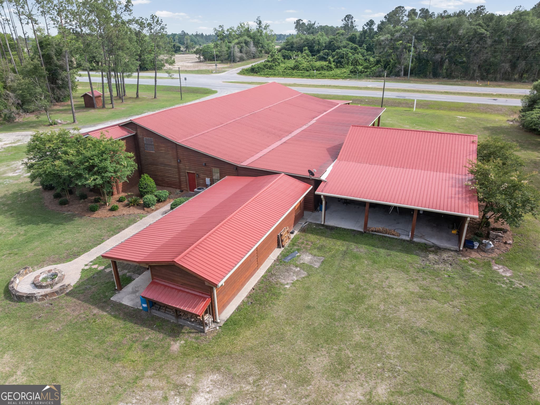 4 bedroom, 3 bathroom, 2,055 sq ft mixed use for sale at 5300 GOLDEN ISLE, Baxley, GA 31513 — photo 3