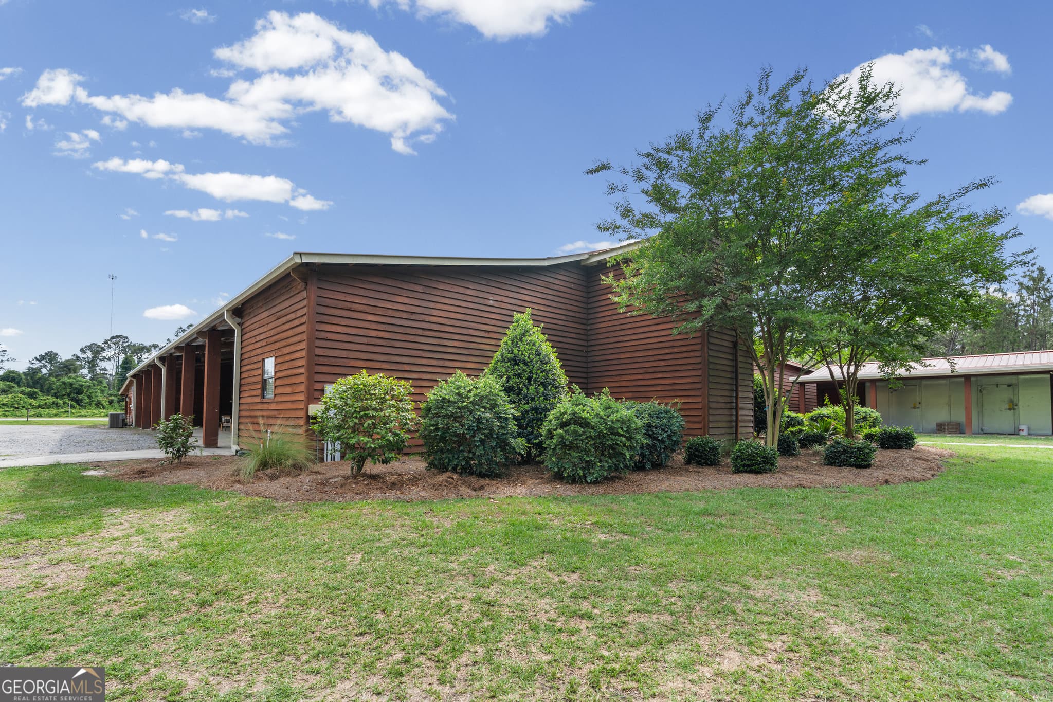 4 bedroom, 3 bathroom, 2,055 sq ft mixed use for sale at 5300 GOLDEN ISLE, Baxley, GA 31513 — photo 10