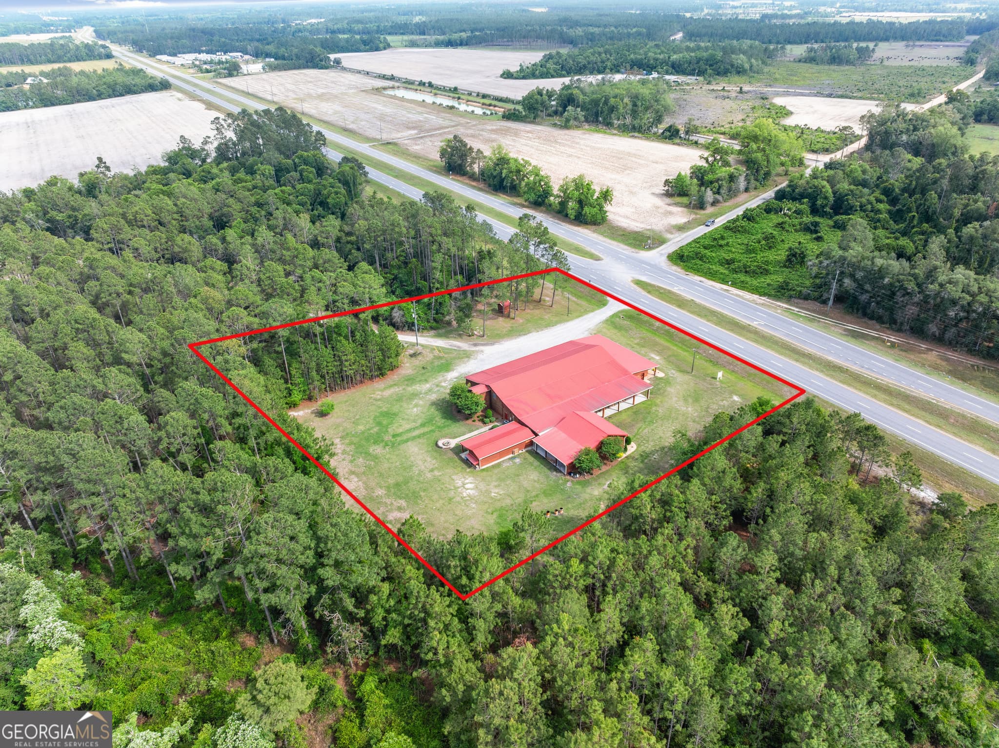 4 bedroom, 3 bathroom, 2,055 sq ft mixed use for sale at 5300 GOLDEN ISLE, Baxley, GA 31513 — photo 4