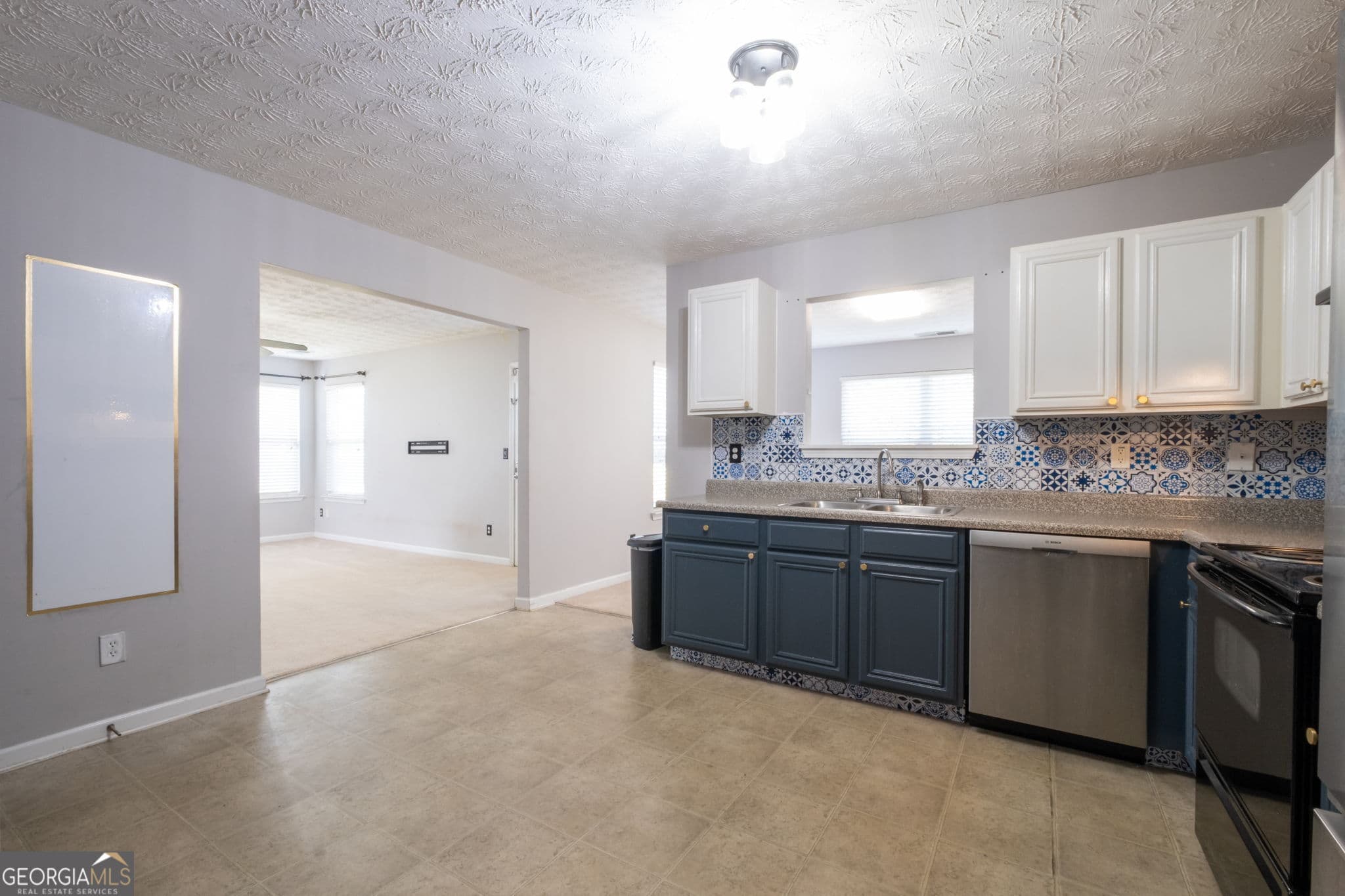 4 bedroom, 2.5 bathroom, 1,836 sq ft single family residence for sale at 315 Furrow Creek Court, Jackson, GA 30233 — photo 9