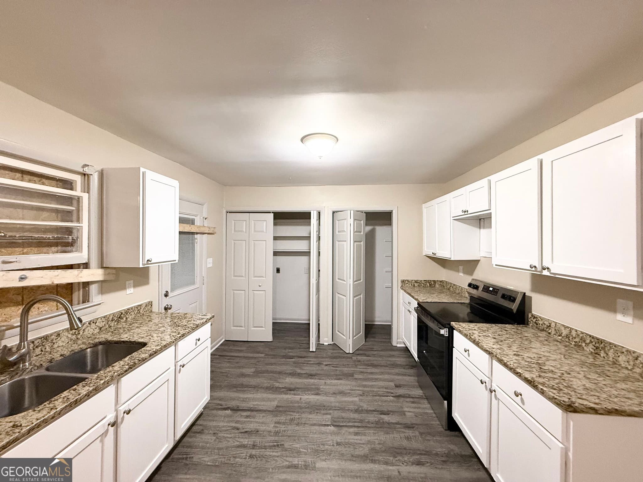 3 bedroom, 1 bathroom, 1,075 sq ft single family residence for sale at 6104 Hillandale Drive, South Fulton, GA 30349 — photo 6