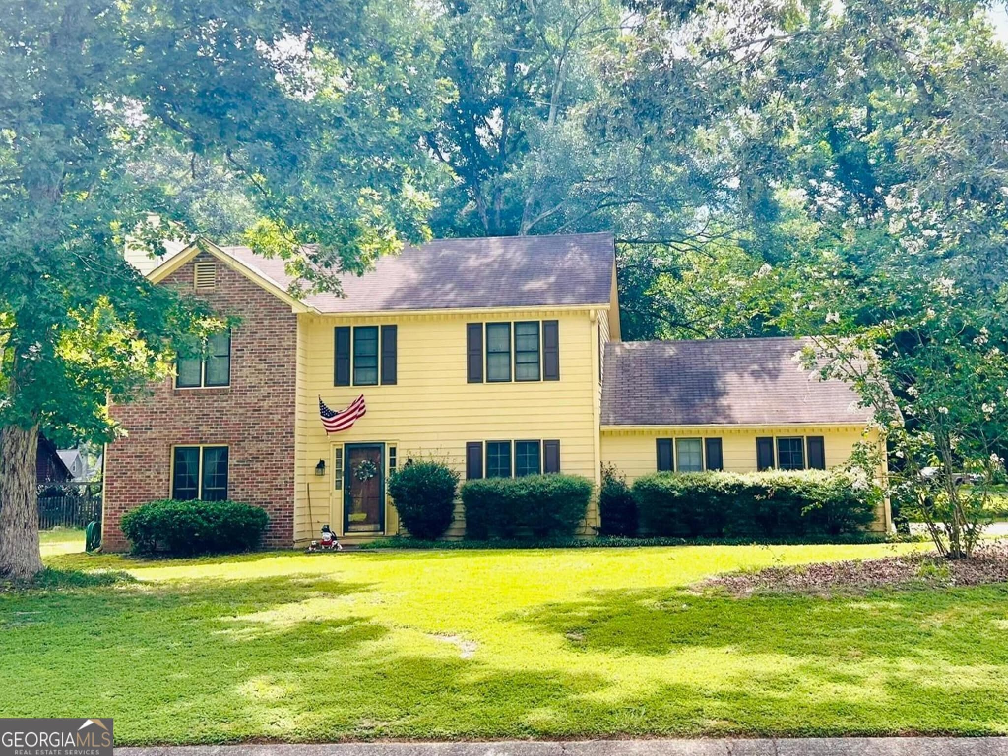 3 bedroom, 2.5 bathroom, 1,740 sq ft single family residence for sale at 4980 Whitewater Drive, Peachtree Corners, GA 30092