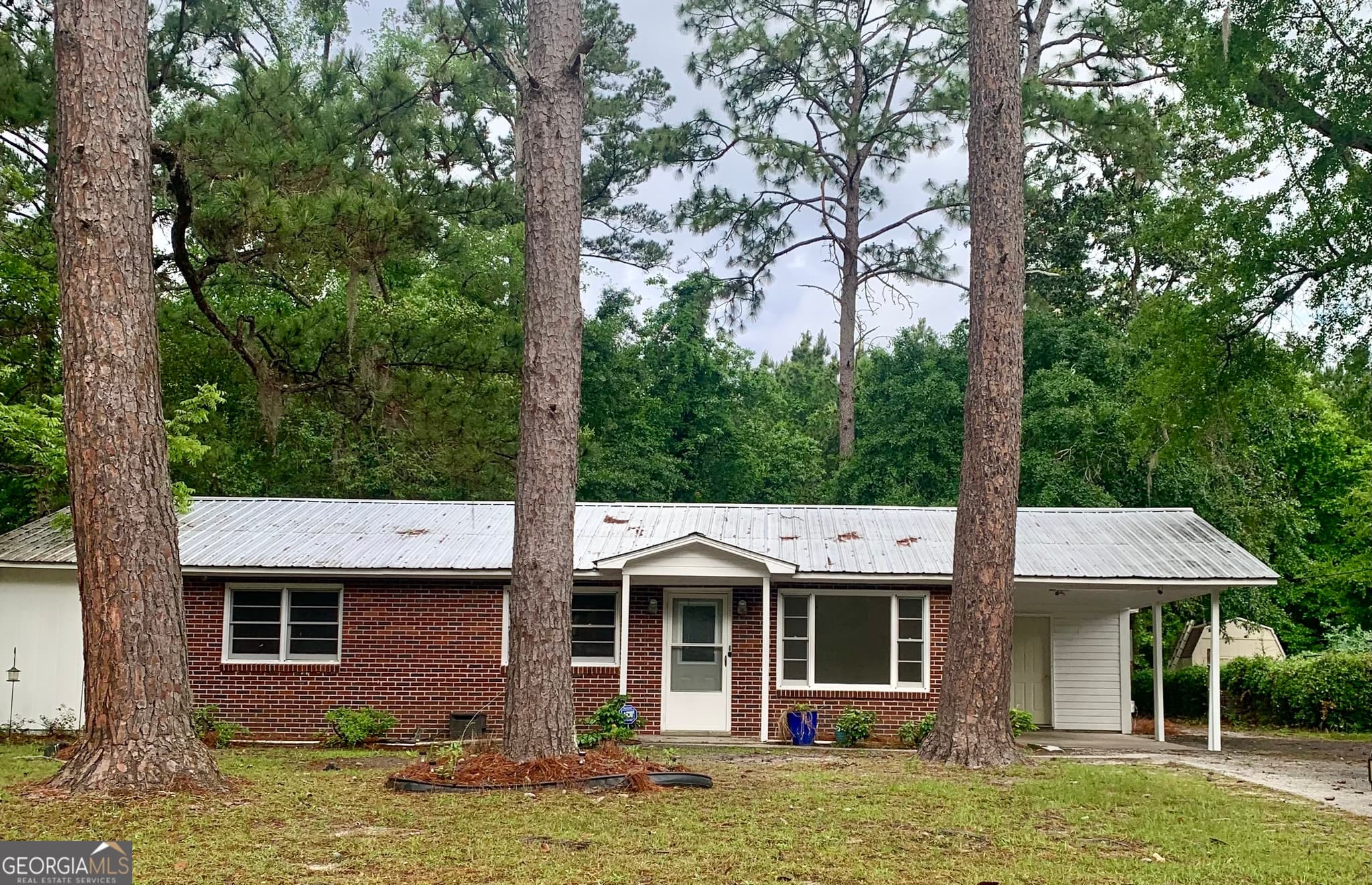 3 bedroom, 3 bathroom, 1,637 sq ft single family residence for sale at 416 Rogers Road, Hinesville, GA 31313 — photo 1 of 26