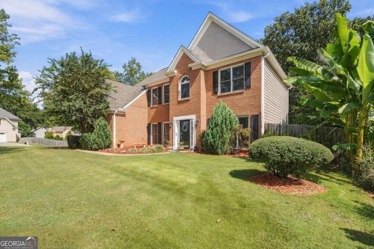 5 bedroom, 2.5 bathroom, 3,152 sq ft single family residence for sale at 475 Leggett Drive, Lawrenceville, GA 30043 — photo 3