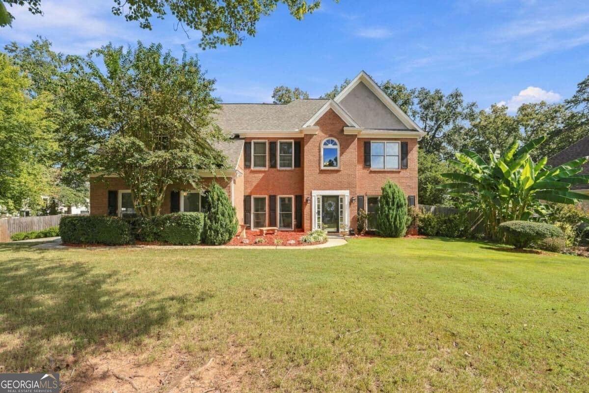 5 bedroom, 2.5 bathroom, 3,152 sq ft single family residence for sale at 475 Leggett Drive, Lawrenceville, GA 30043