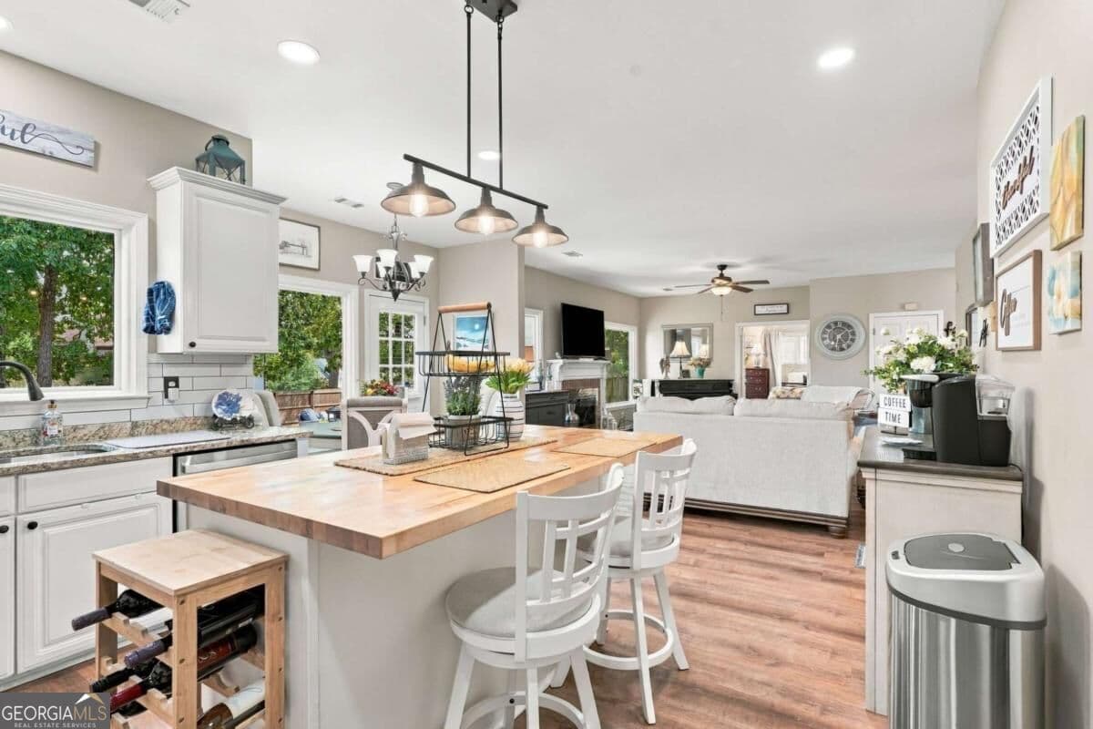 5 bedroom, 2.5 bathroom, 3,152 sq ft single family residence for sale at 475 Leggett Drive, Lawrenceville, GA 30043 — photo 9