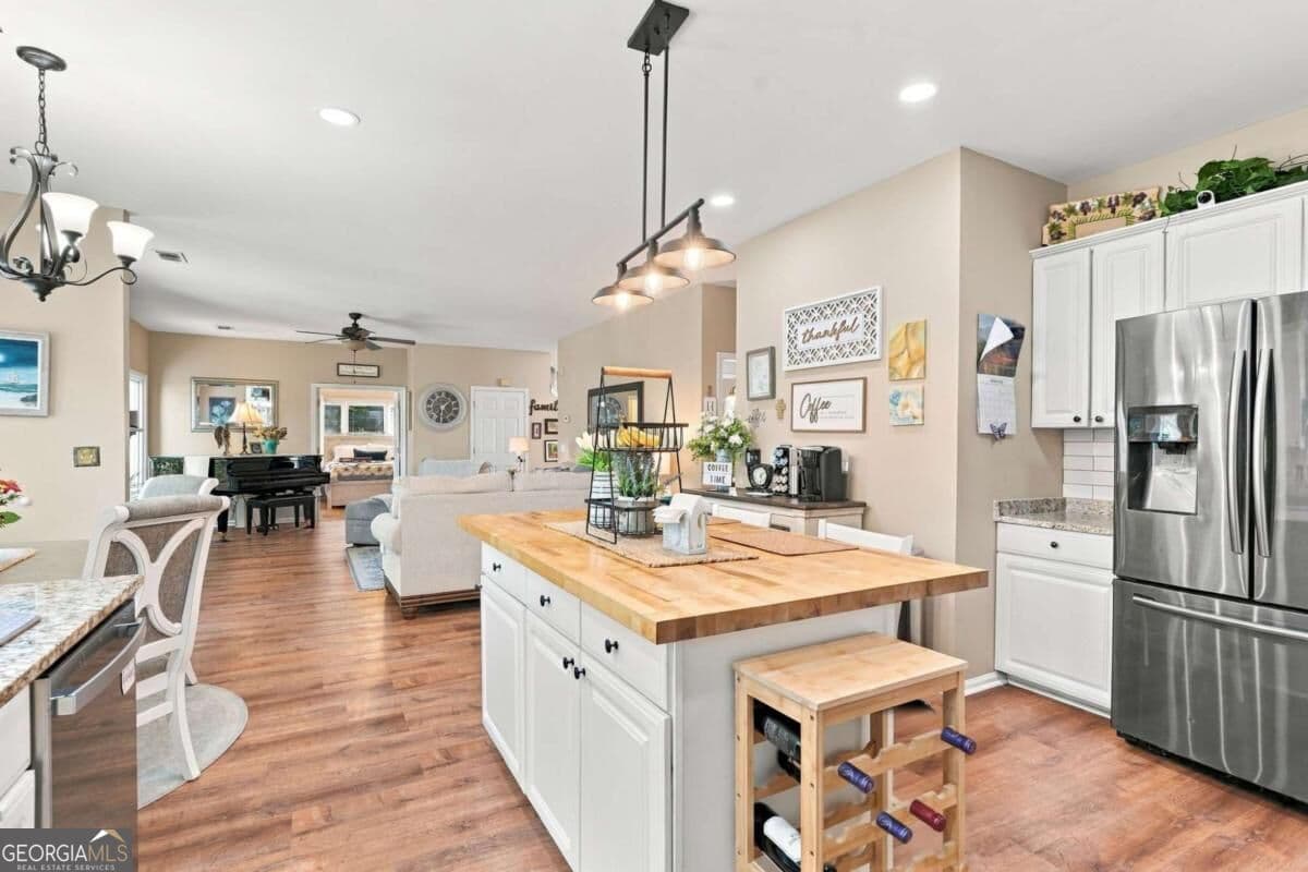 5 bedroom, 2.5 bathroom, 3,152 sq ft single family residence for sale at 475 Leggett Drive, Lawrenceville, GA 30043 — photo 8