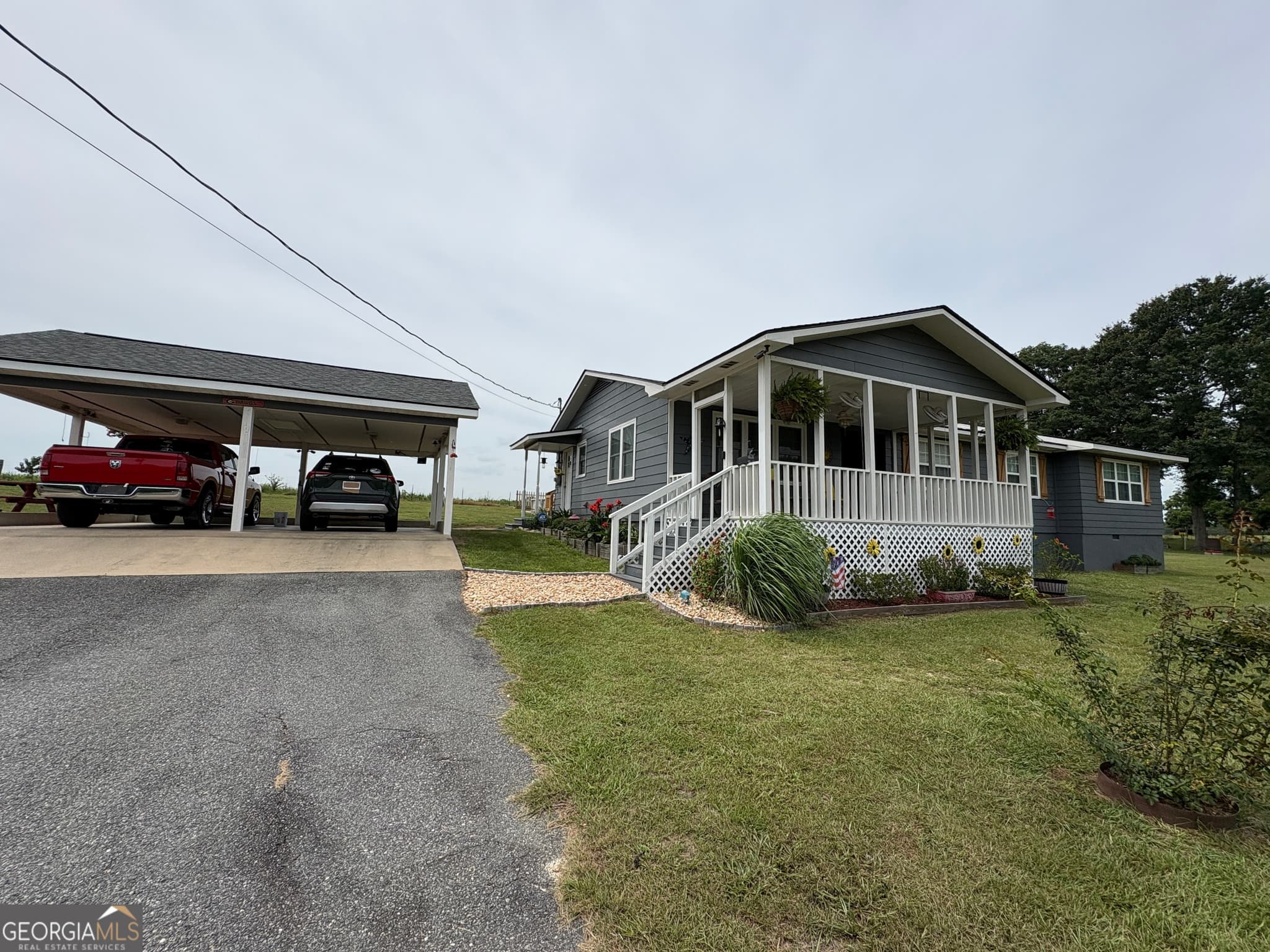 4 bedroom, 2 bathroom, 2,045 sq ft single family residence for sale at 571 Ben Giddens Road, Eastman, GA 31023 — photo 3