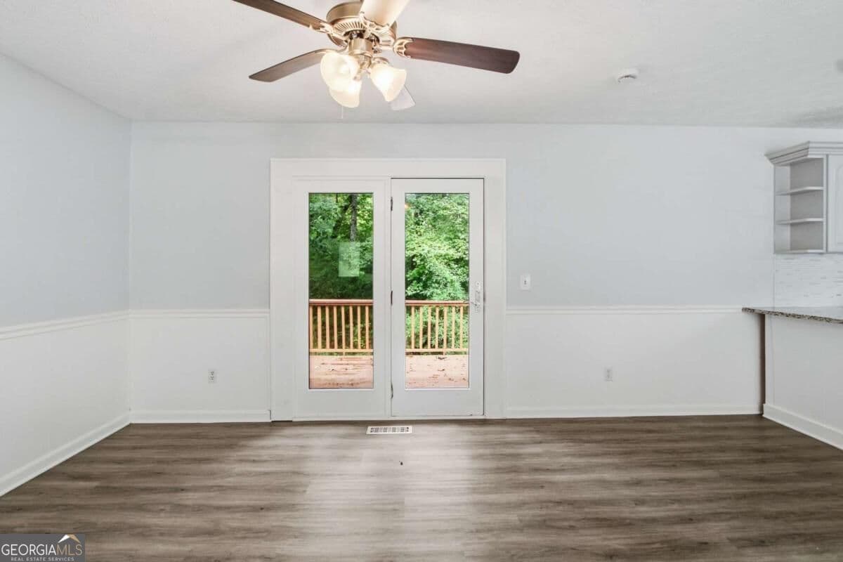 3 bedroom, 2 bathroom, 1,384 sq ft single family residence for sale at 7280 Hollyhock Drive, Douglasville, GA 30135 — photo 7
