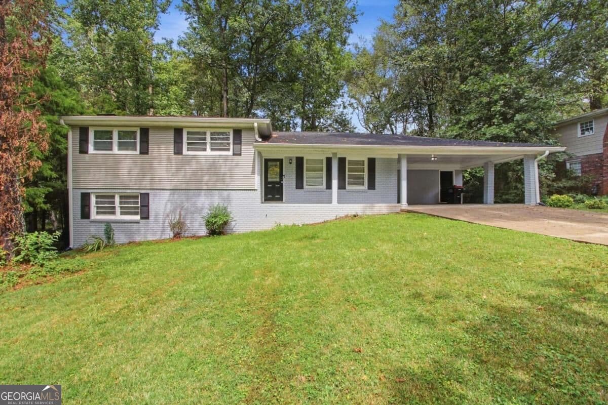 3 bedroom, 2 bathroom, 1,384 sq ft single family residence for sale at 7280 Hollyhock Drive, Douglasville, GA 30135 — photo 1 of 24