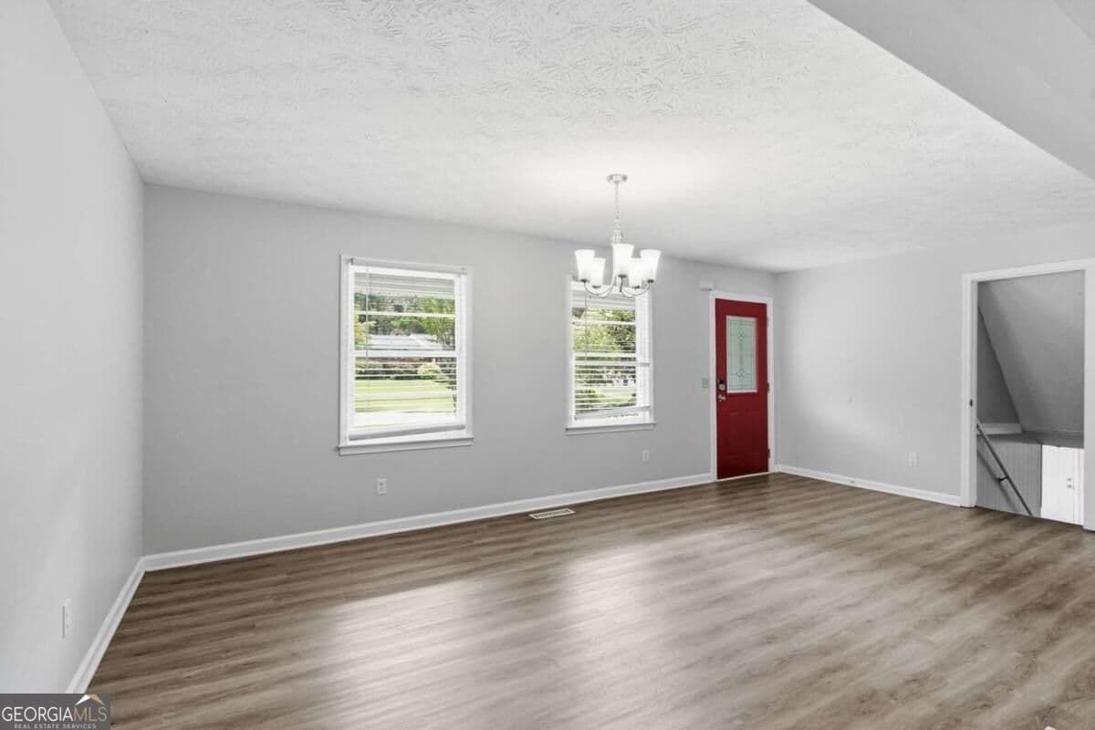 3 bedroom, 2 bathroom, 1,384 sq ft single family residence for sale at 7280 Hollyhock Drive, Douglasville, GA 30135 — photo 4