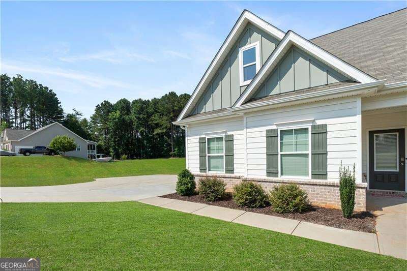 4 bedroom, 3 bathroom single family residence for sale at 1074 Pine View Trail, Monroe, GA 30656 — photo 4