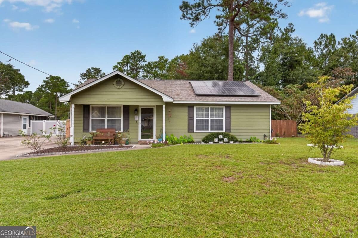 3 bedroom, 2 bathroom, 1,120 sq ft single family residence for sale at 260 Glenn Bryant Road, Hinesville, GA 31313