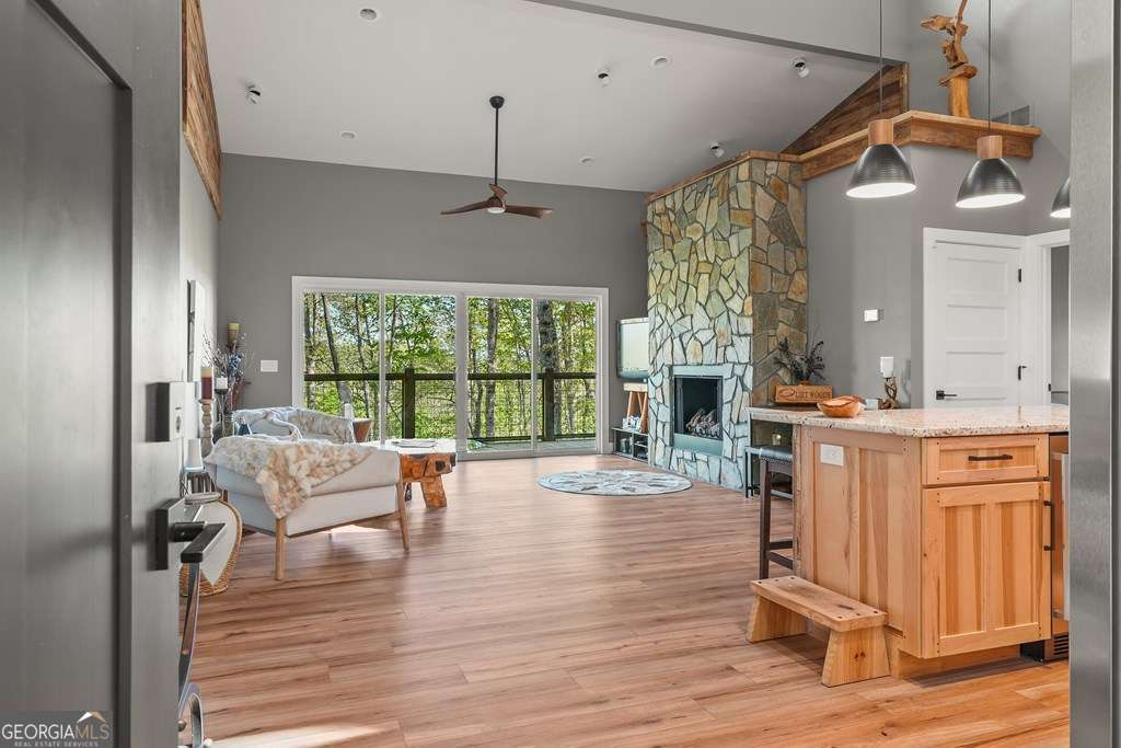 2 bedroom, 3 bathroom cabin,single family residence for sale at 194 Quiet Woods Trail, Murphy, NC 28906 — photo 9