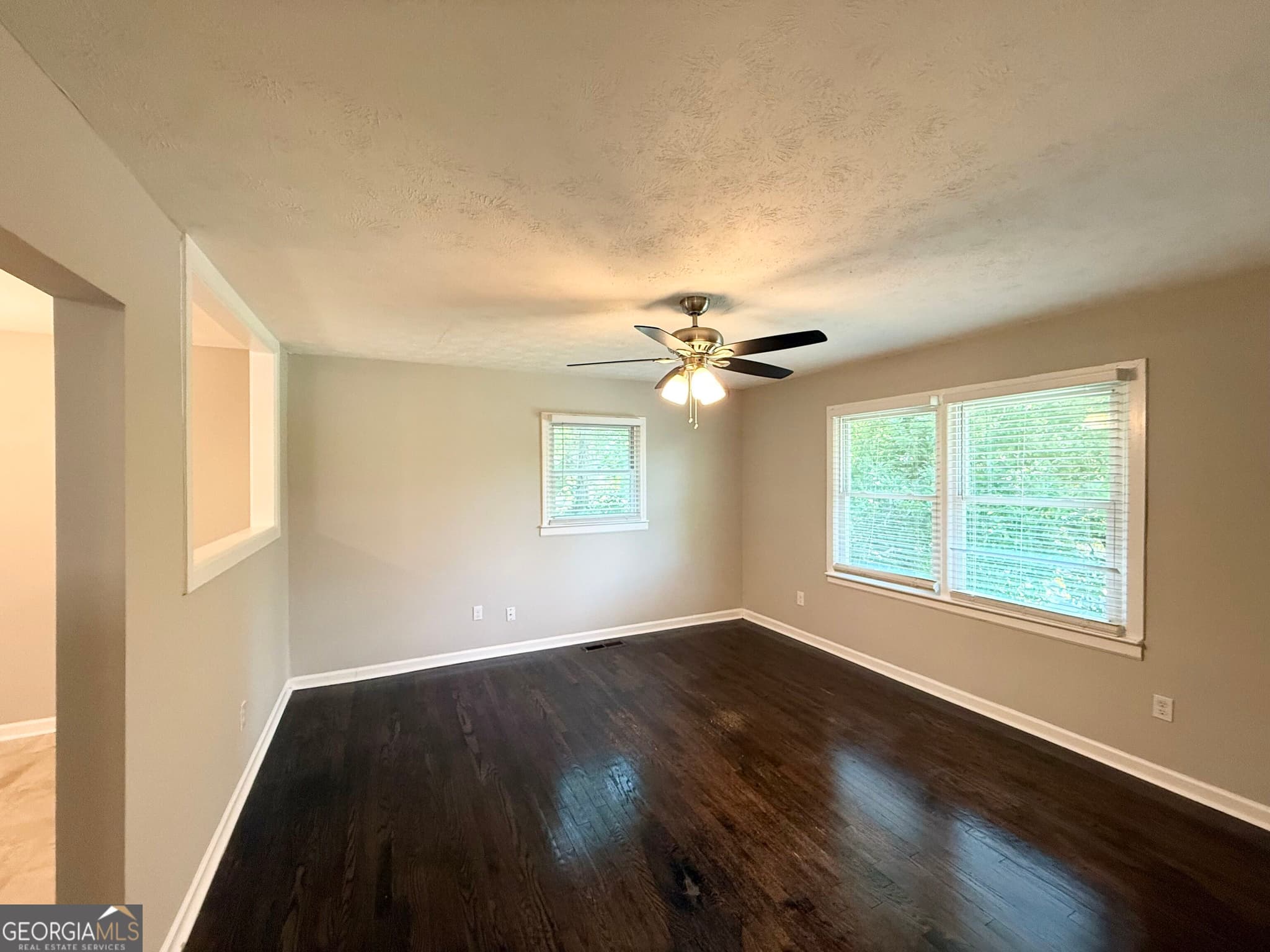 4 bedroom, 1 bathroom, 1,144 sq ft single family residence for sale at 3169 Pennington Circle, Atlanta, GA 30354 — photo 3