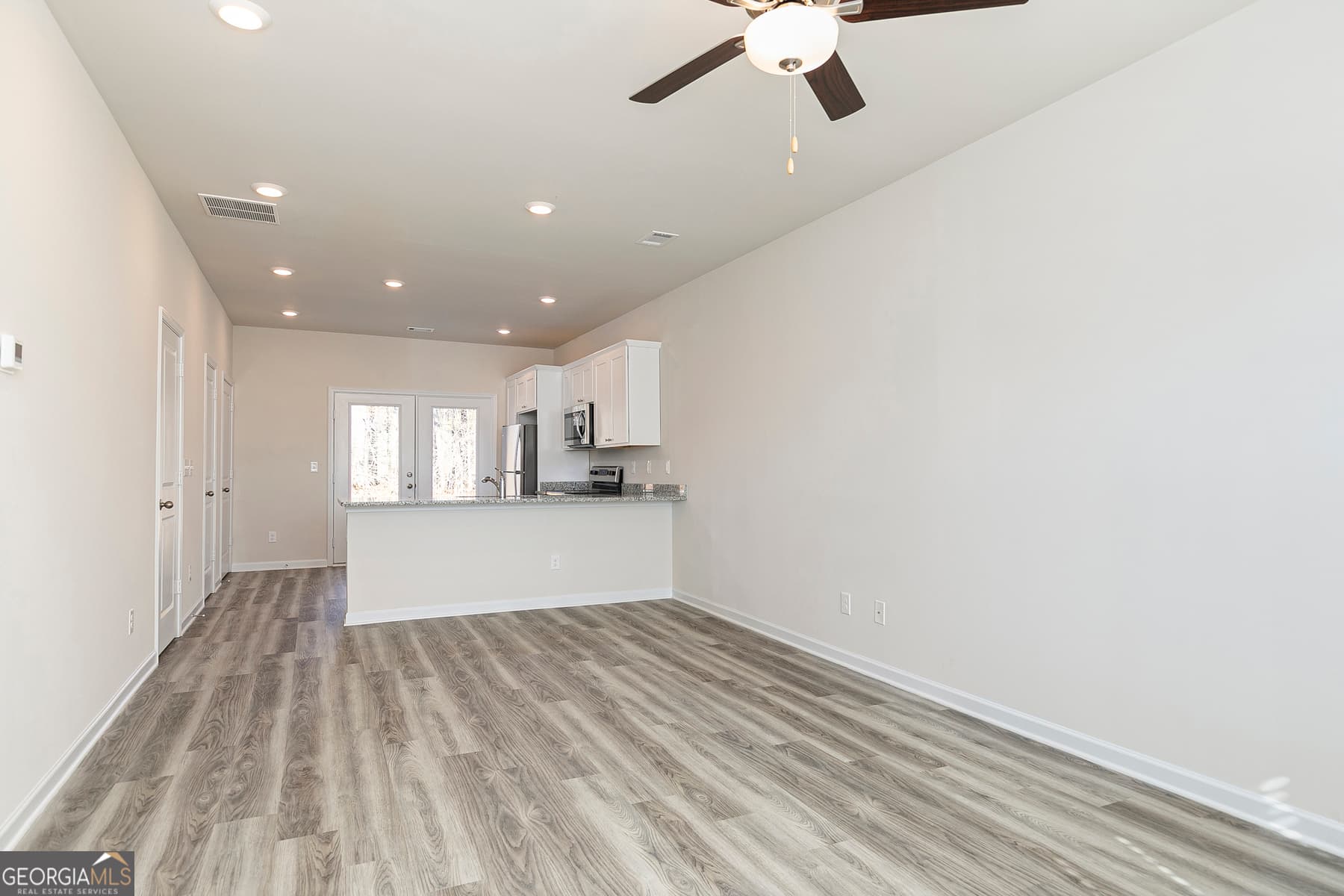 2 bedroom, 2.5 bathroom, 1,187 sq ft townhouse for sale at 243 Rooker Drive, Lagrange, GA 30241 — photo 6