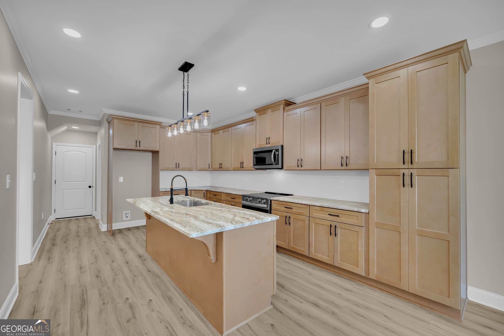 3 bedroom, 2 bathroom, 2,375 sq ft single family residence for sale at 1235 Morgans Run, Monroe, GA 30656 — photo 2