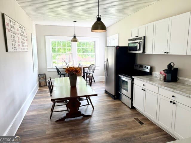 6 bedroom, 2 bathroom, 4,018 sq ft single family residence for sale at 18046 Main Street, Woodbury, GA 30293 — photo 4
