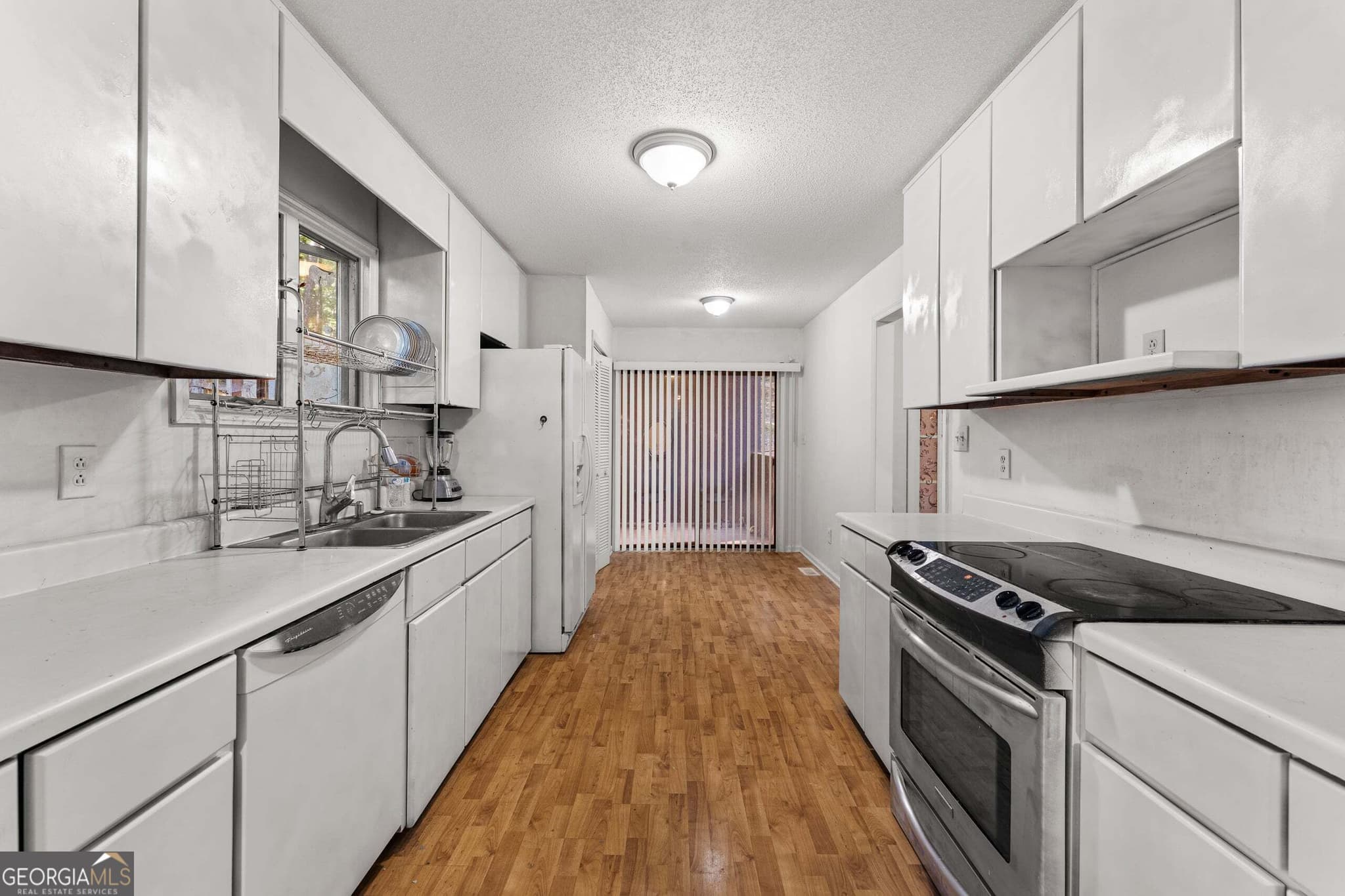 3 bedroom, 2.5 bathroom, 1,832 sq ft single family residence for sale at 107 Sweetgum Drive, Lagrange, GA 30240 — photo 6