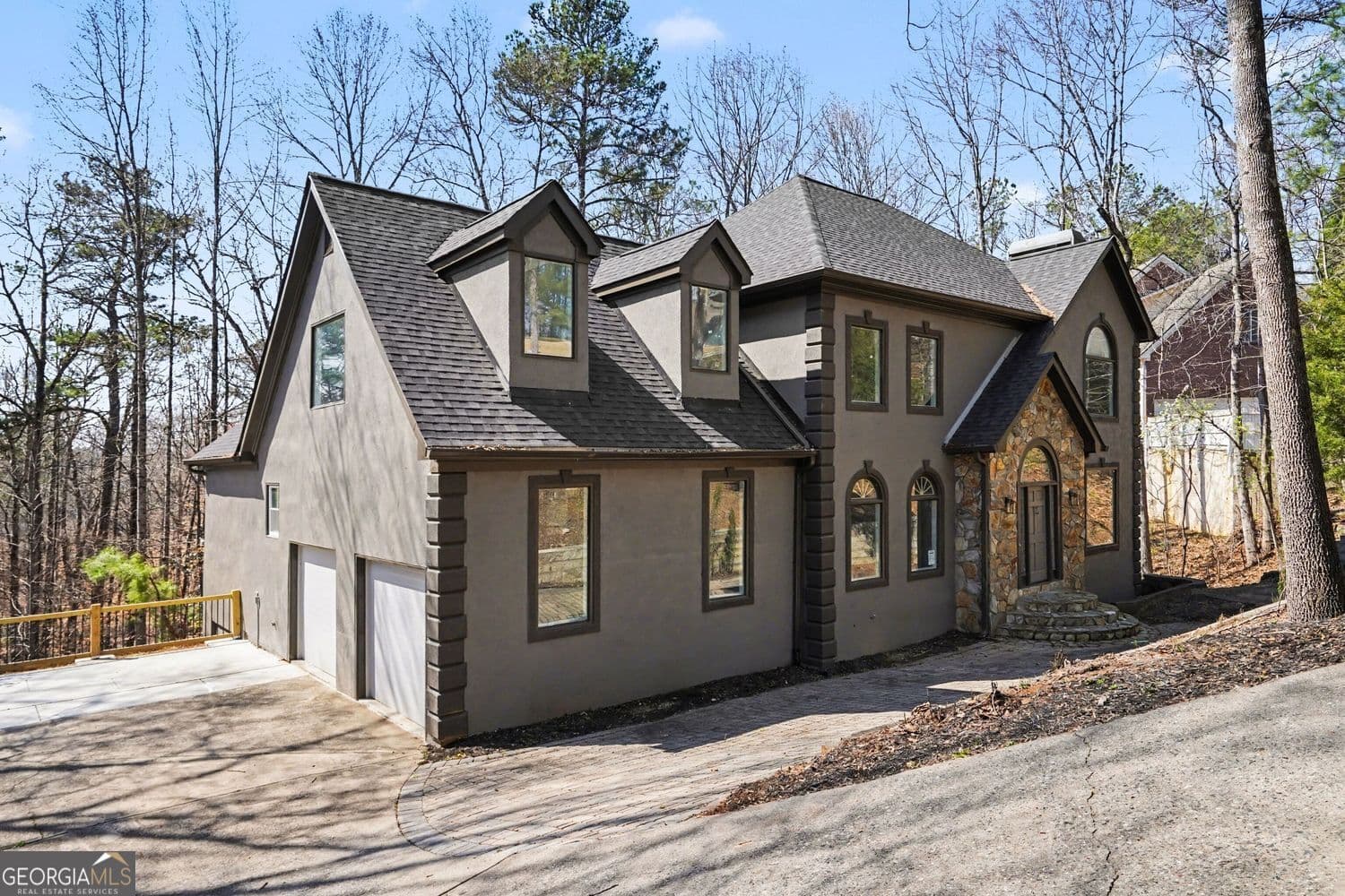 6 bedroom, 4 bathroom, 4,944 sq ft single family residence for sale at 270 Boulder Drive, Roswell, GA 30075 — photo 2