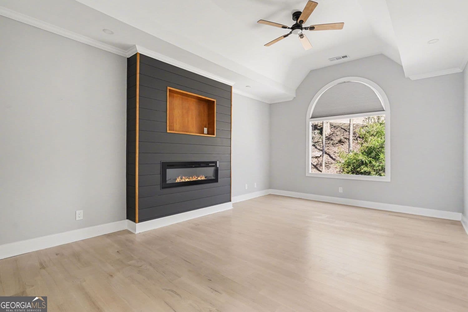 6 bedroom, 4 bathroom, 4,944 sq ft single family residence for sale at 270 Boulder Drive, Roswell, GA 30075 — photo 7