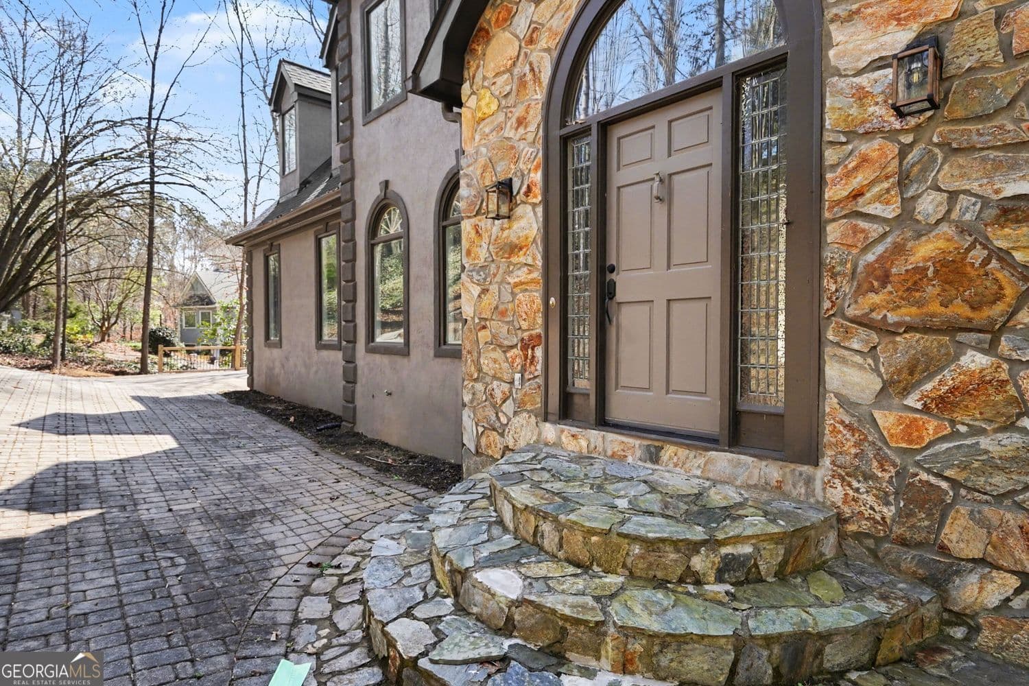 6 bedroom, 4 bathroom, 4,944 sq ft single family residence for sale at 270 Boulder Drive, Roswell, GA 30075 — photo 3