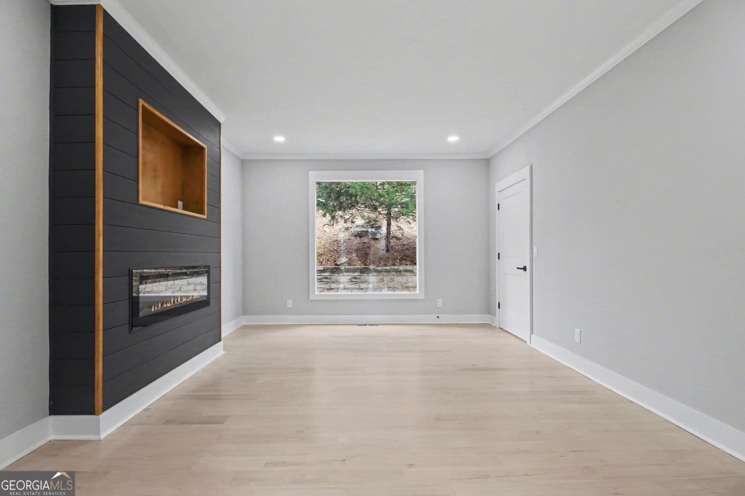 6 bedroom, 4 bathroom, 4,944 sq ft single family residence for sale at 270 Boulder Drive, Roswell, GA 30075 — photo 9