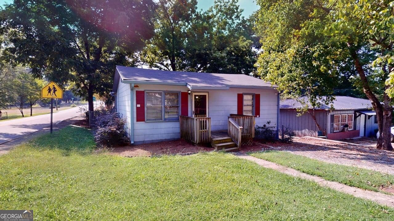 2 bedroom, 1 bathroom, 908 sq ft single family residence for sale at 2958 First Street, Duluth, GA 30096 — photo 2