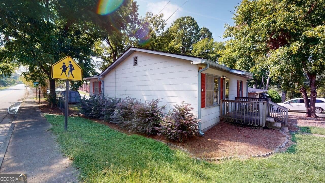 2 bedroom, 1 bathroom, 908 sq ft single family residence for sale at 2958 First Street, Duluth, GA 30096 — photo 3