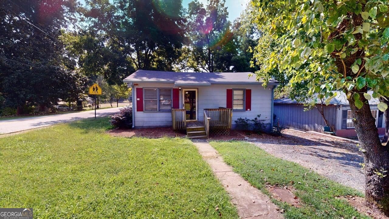 2 bedroom, 1 bathroom, 908 sq ft single family residence for sale at 2958 First Street, Duluth, GA 30096