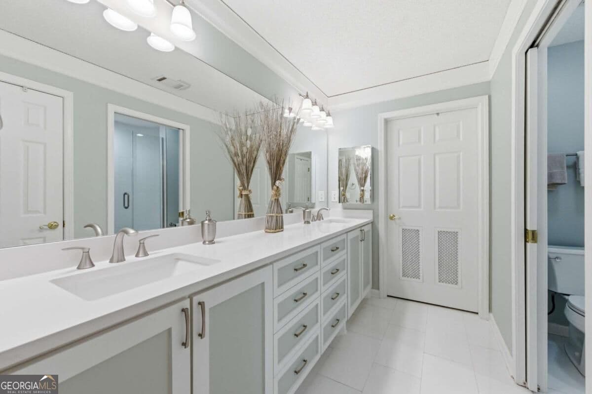 3 bedroom, 2 bathroom, 1,700 sq ft condominium for sale at 2235 Orchard Place, Roswell, GA 30076 — photo 4