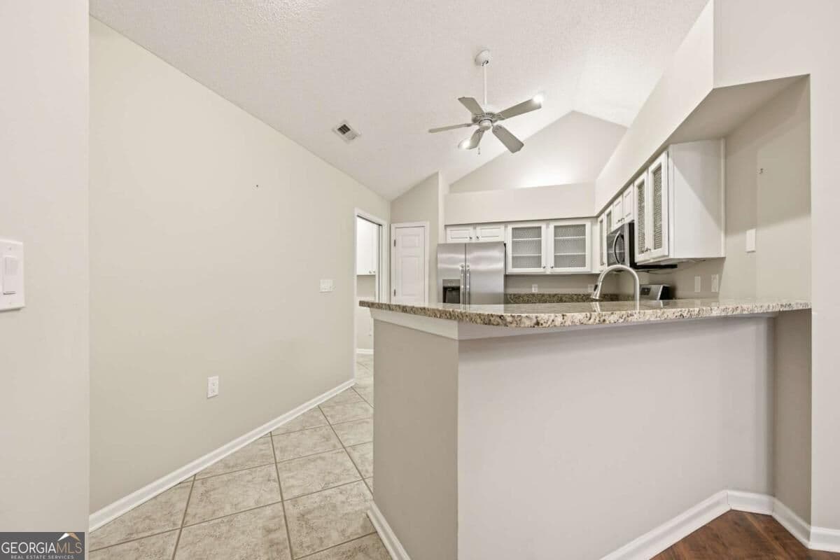 3 bedroom, 2 bathroom, 1,700 sq ft condominium for sale at 2235 Orchard Place, Roswell, GA 30076 — photo 8
