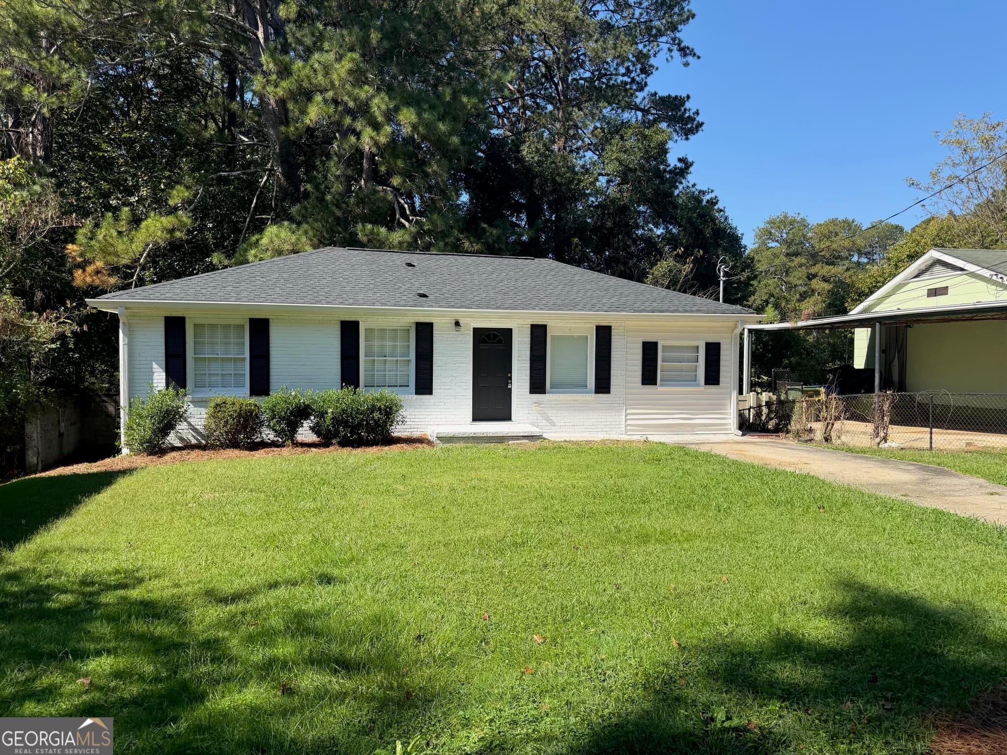 3 bedroom, 2 bathroom, 1,032 sq ft single family residence for sale at 2823 Marco Drive, Atlanta, GA 30318 — photo 3