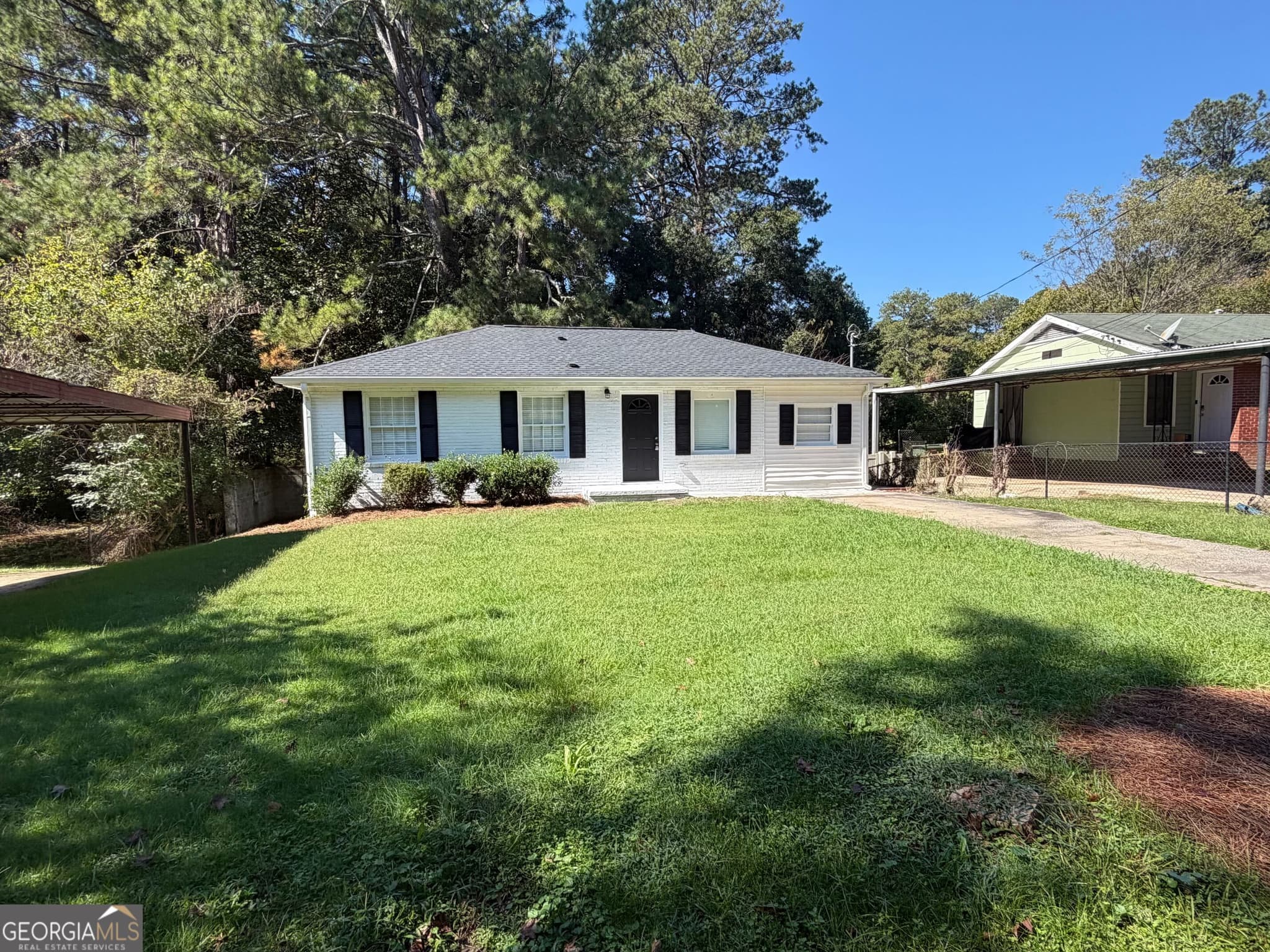 3 bedroom, 2 bathroom, 1,032 sq ft single family residence for sale at 2823 Marco Drive, Atlanta, GA 30318 — photo 4