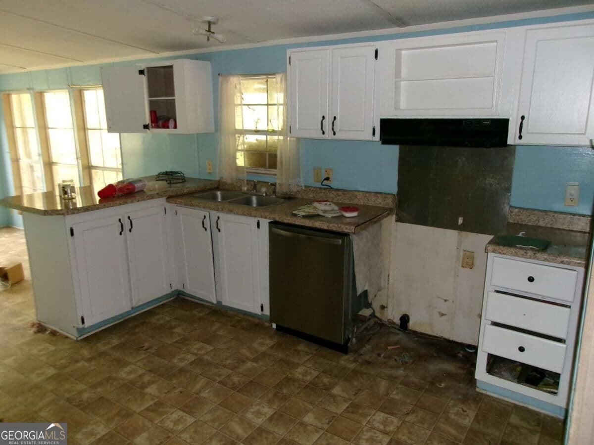 3 bedroom, 2 bathroom, 1,568 sq ft manufactured home,single family residence under contract at 2563 Old Ocilla Road ---, Tifton, GA 31794 — photo 9