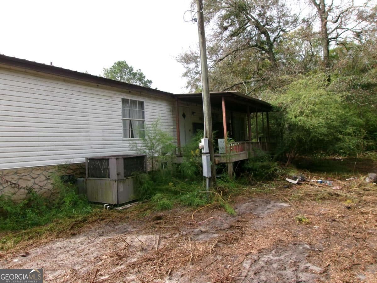 3 bedroom, 2 bathroom, 1,568 sq ft manufactured home,single family residence under contract at 2563 Old Ocilla Road ---, Tifton, GA 31794 — photo 4