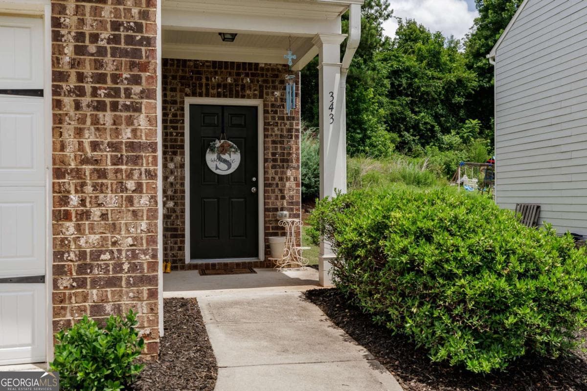 3 bedroom, 2.5 bathroom, 1,689 sq ft single family residence for sale at 343 Morning Drive, Athens, GA 30606 — photo 2