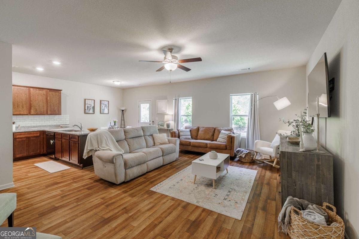 3 bedroom, 2.5 bathroom, 1,689 sq ft single family residence for sale at 343 Morning Drive, Athens, GA 30606 — photo 5
