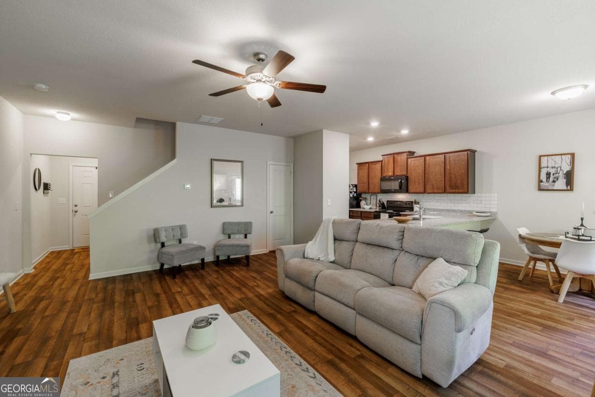 3 bedroom, 2.5 bathroom, 1,689 sq ft single family residence for sale at 343 Morning Drive, Athens, GA 30606 — photo 8