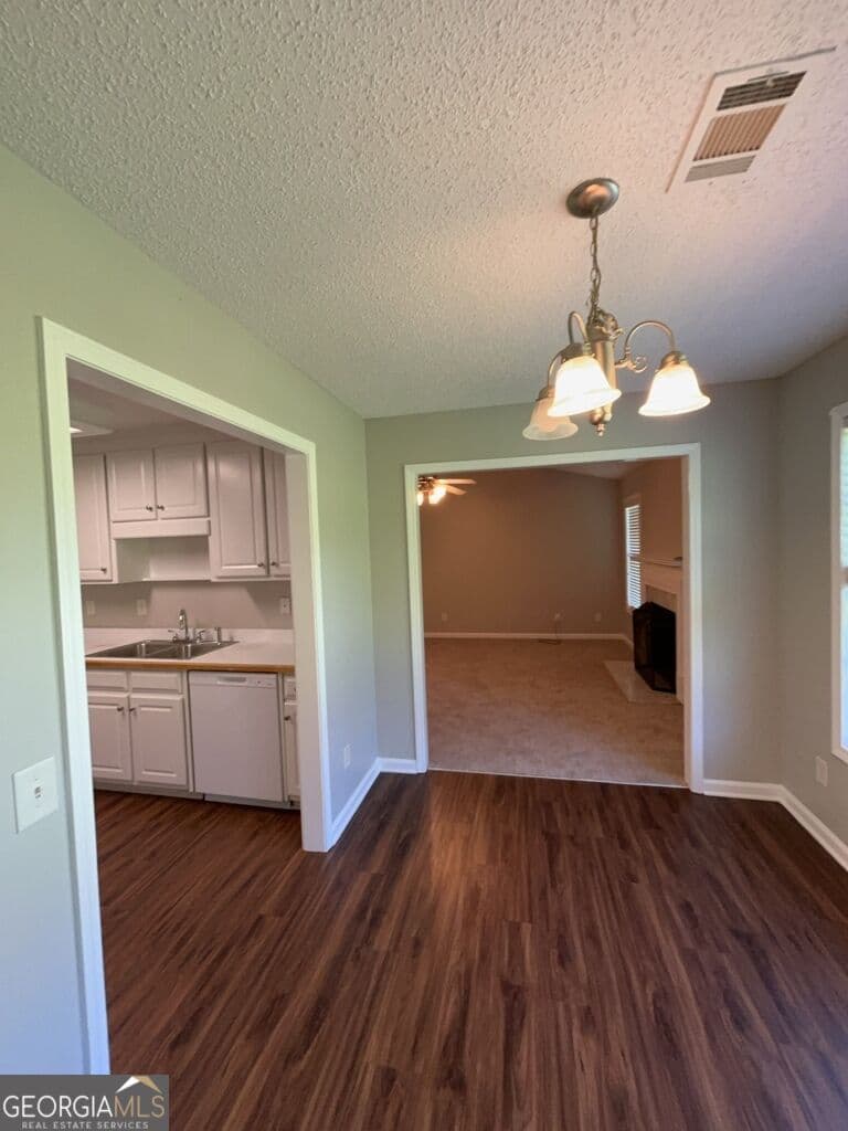 3 bedroom, 2 bathroom, 1,204 sq ft single family residence for rent at 1302 Manning Way, Monroe, GA 30656 for $1,695 a month — photo 5